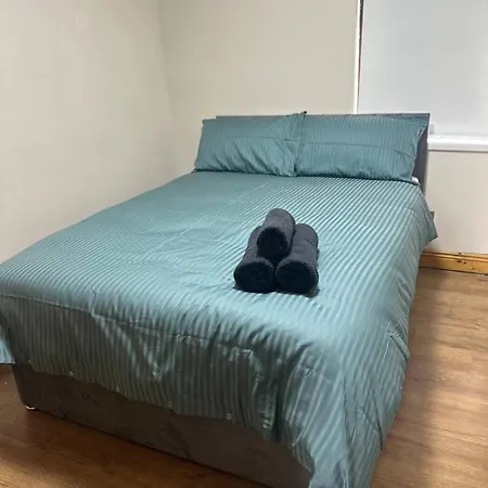 Charming 2-bedroom In Center *