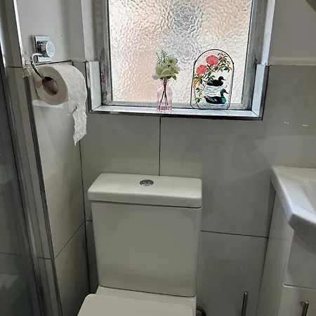 Charming 2-bedroom In Center