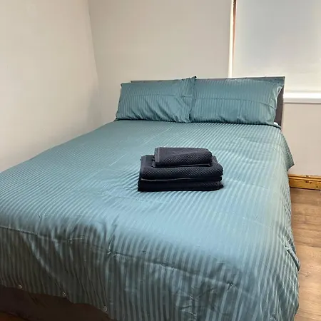 Charming 2-bedroom In Center *