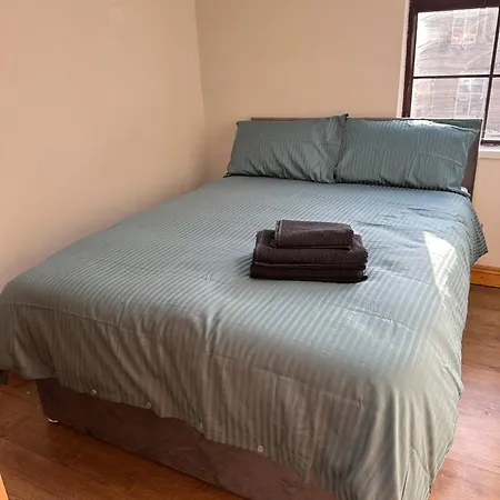 Charming 2-bedroom In Center Apartment *