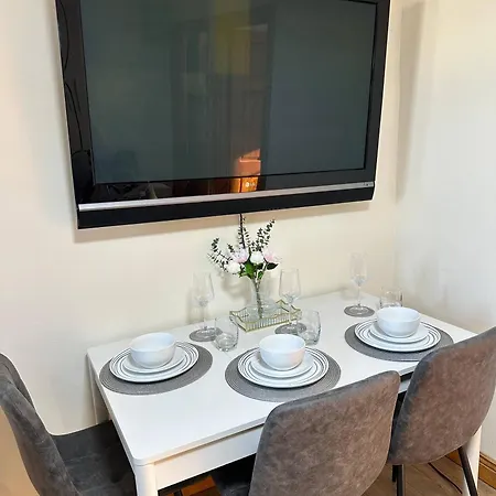 Charming 2-bedroom In Center Dublin