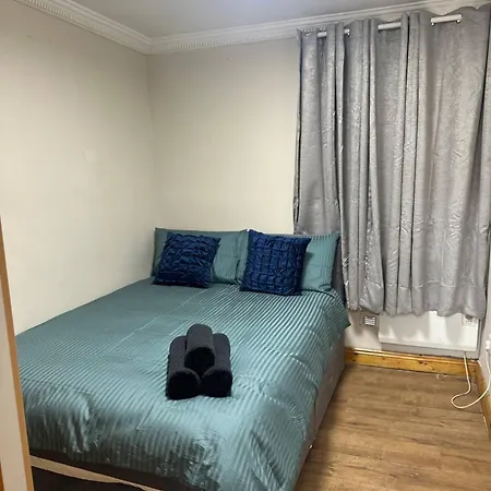 Charming 2-bedroom In Center *