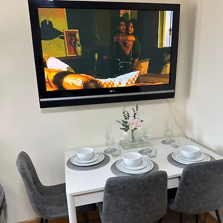 Charming 2-bedroom In Center Dublin