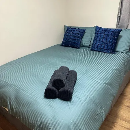 Apartment Charming 2-bedroom In Center *